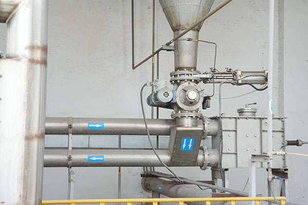 Tanques de almacenamiento de materia prima